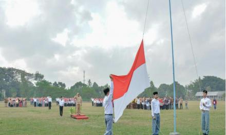 Dusun Semail Pertama Kali Selengggarakan Upacara Bendera Rayakan HUT RI ke-74